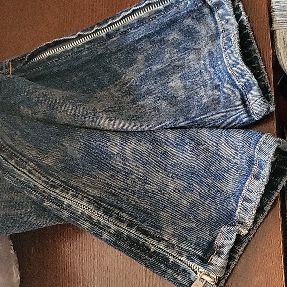 Crysp Denim Jeans - Picture 5 of 5